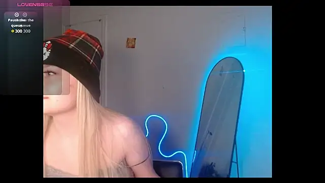 Snapshot of livcutebaby chatting on February 21, 2025, 12:38 am livcutebaby online show from February 21, 2025, 12:38 am
