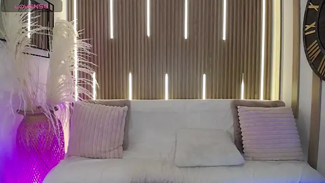 Snapshot of Aniie_Doll chatting on November 21, 2025, 8:30 pm Aniie Doll online show from November 21, 2025, 8:30 pm