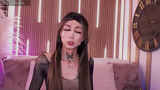 Snapshot of Aniie_Doll chatting on December 16, 2025, 8:24 pm Aniie Doll online show from December 16, 2025, 8:24 pm