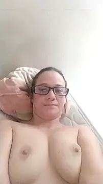 nicolle milf1978 online show from October 17, 2025, 11:34 am