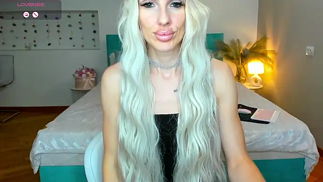Snapshot of Lana_kitty__ chatting on September 20, 2025, 9:53 pm Lana kitty online show from September 20, 2025, 9:53 pm