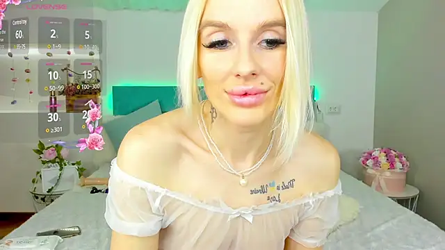 Snapshot of Lana_kitty__ chatting on March 7, 2025, 12:48 am Lana kitty online show from March 7, 2025, 12:48 am