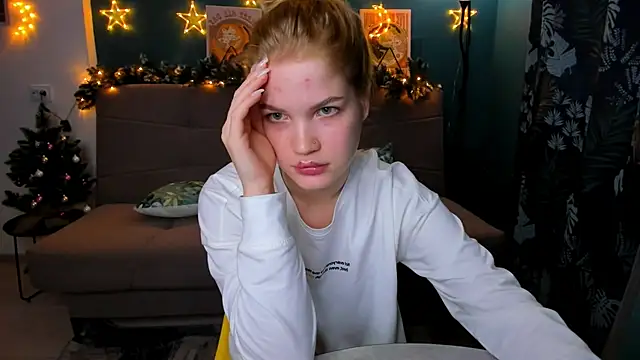 Xloe Queen online show from December 26, 2024, 6:33 pm