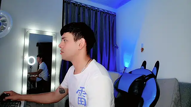 Snapshot of joe_jhon chatting on March 8, 2025, 12:33 am joe jhon online show from March 8, 2025, 12:33 am