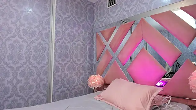 pola adams  online show from October 17, 2025, 2:15 am