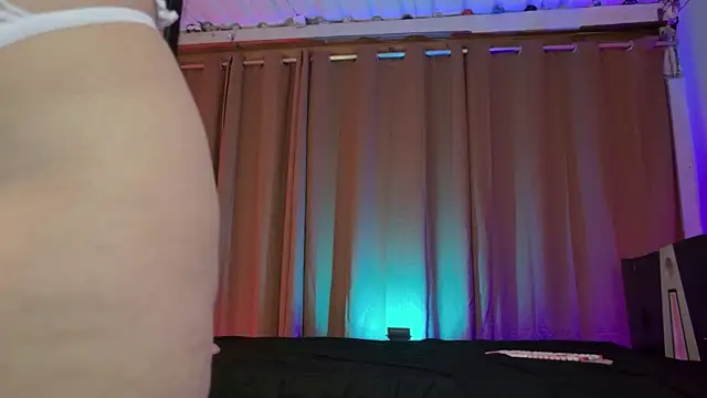 Little maeve online show from November 3, 2025, 12:05 am