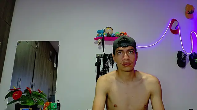 Snapshot of Nymphobuddies chatting on February 4, 2025, 4:15 am Nymphobuddies online show from February 4, 2025, 4:15 am