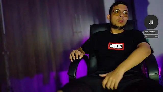 Snapshot of Nymphobuddies chatting on February 28, 2025, 3:26 am Nymphobuddies online show from February 28, 2025, 3:26 am