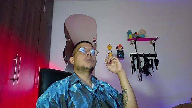 Snapshot of Nymphobuddies chatting on November 9, 2025, 2:21 pm Nymphobuddies online show from November 9, 2025, 2:21 pm