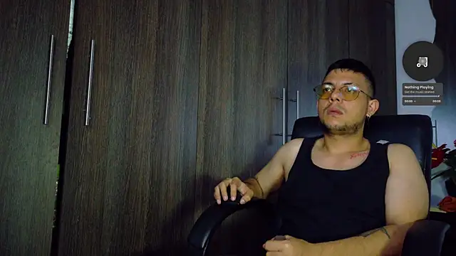 Snapshot of Nymphobuddies chatting on February 15, 2025, 7:06 am Nymphobuddies online show from February 15, 2025, 7:06 am