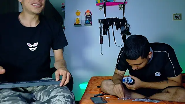 Snapshot of Nymphobuddies chatting on September 19, 2025, 3:21 am Nymphobuddies online show from September 19, 2025, 3:21 am