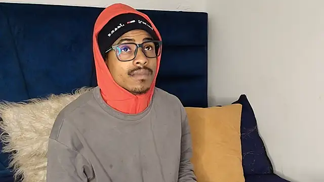 Snapshot of Bigote_Big0357 chatting on September 27, 2025, 11:33 pm Bigote Big0357 online show from September 27, 2025, 11:33 pm