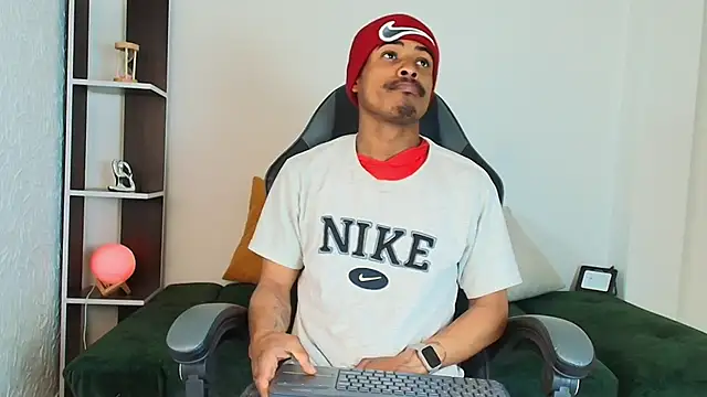 Snapshot of Bigote_Big0357 chatting on September 10, 2025, 5:45 pm Bigote Big0357 online show from September 10, 2025, 5:45 pm