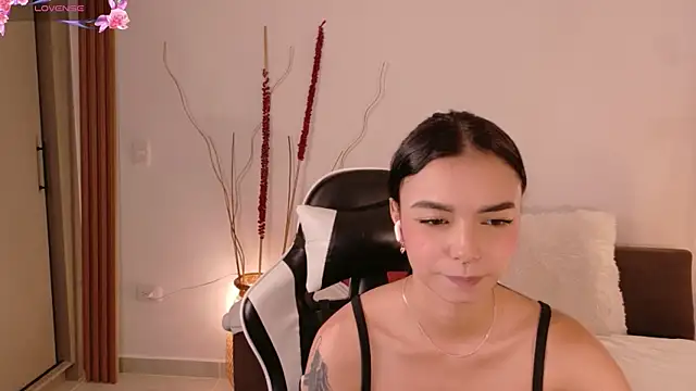 AnabelWolf online show from July 28, 2026, 7:39 pm
