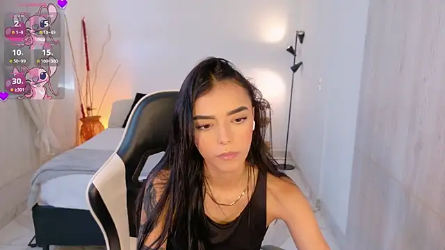 Snapshot of AnabelWolf chatting on November 25, 2025, 2:28 pm AnabelWolf online show from November 25, 2025, 2:28 pm