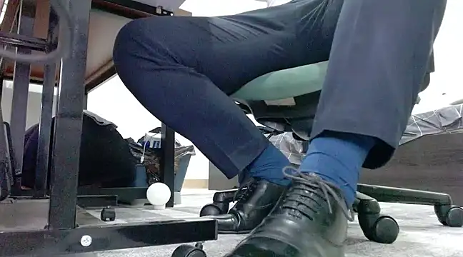 Snapshot of softlyS chatting on February 11, 2025, 3:40 pm softlyS online show from February 11, 2025, 3:40 pm