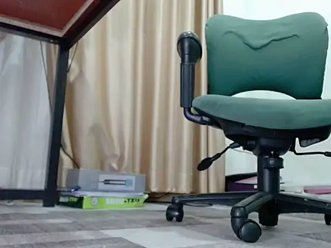 Snapshot of softlyS chatting on February 26, 2025, 4:38 pm softlyS online show from February 26, 2025, 4:38 pm