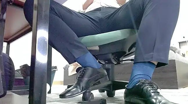 Snapshot of softlyS chatting on February 10, 2025, 4:36 pm softlyS online show from February 10, 2025, 4:36 pm