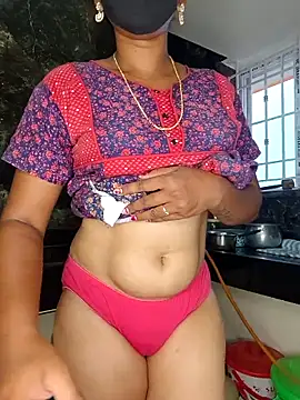 Tamil Shalini Lustyy online show from November 18, 2025, 1:21 am