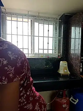 Tamil Shalini Lustyy online show from February 24, 2026, 4:46 am