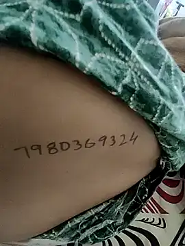 Snapshot of Feminaflaunt0105 chatting on February 1, 2025, 7:55 pm Feminaflaunt0105 online show from February 1, 2025, 7:55 pm