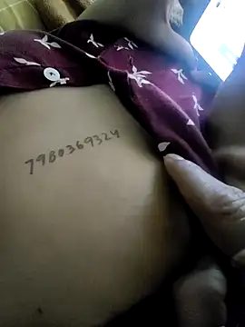 Snapshot of Feminaflaunt0105 chatting on February 3, 2025, 6:49 pm Feminaflaunt0105 online show from February 3, 2025, 6:49 pm