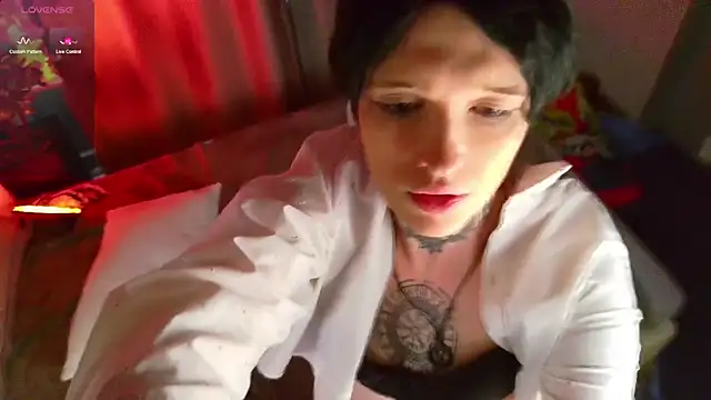 Snapshot of Simona_Rain chatting on February 15, 2025, 9:05 am Simona Rain online show from February 15, 2025, 9:05 am