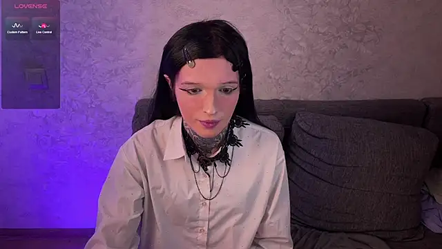 Snapshot of Simona_Rain chatting on March 14, 2025, 1:37 am Simona Rain online show from March 14, 2025, 1:37 am