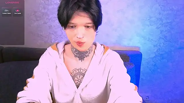 Snapshot of Simona_Rain chatting on February 19, 2025, 10:34 am Simona Rain online show from February 19, 2025, 10:34 am