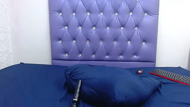 LolaTwerksXX online show from January 5, 2026, 5:27 pm