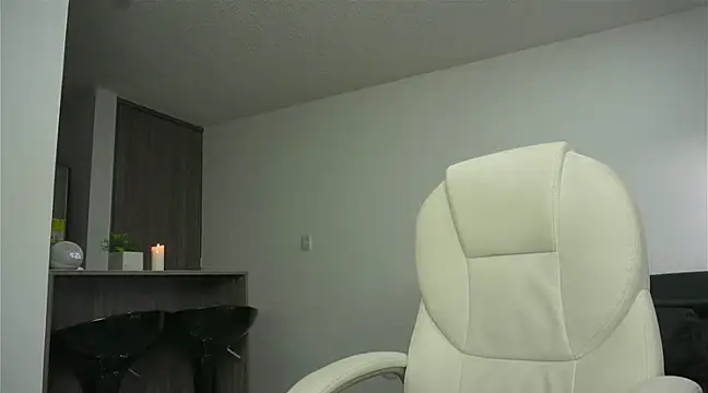 Snapshot of devin_hunter1 chatting on December 9, 2024, 2:28 pm devin hunter1 online show from December 9, 2024, 2:28 pm
