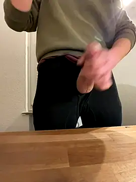 dirtyeeedii online show from November 24, 2025, 3:45 pm