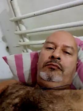 Snapshot of Juan_45 chatting on June 15, 2026, 1:22 pm Juan 45 online show from June 15, 2026, 1:22 pm