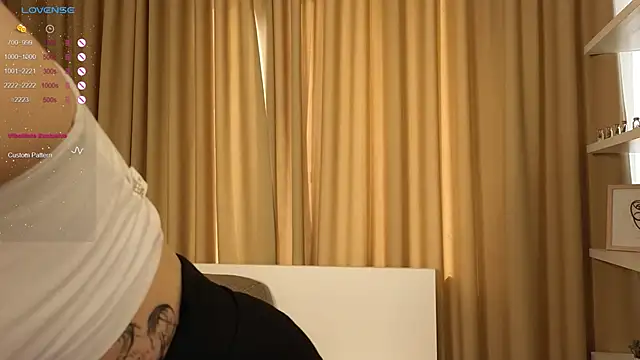 DarlineCoatsworth online show from March 17, 2025, 6:07 am