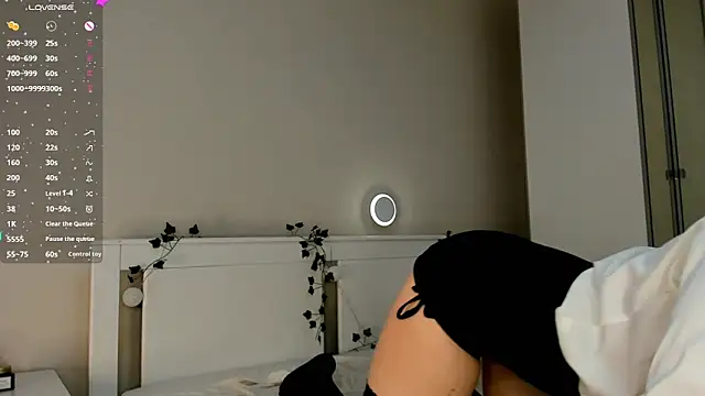 DarlineCoatsworth online show from February 2, 2025, 11:11 pm