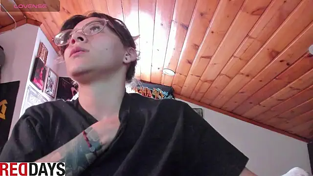 Snapshot of Darkness_jones_ chatting on July 10, 2026, 5:57 pm Darkness jones online show from July 10, 2026, 5:57 pm