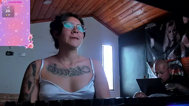 Snapshot of Darkness_jones_ chatting on February 5, 2026, 6:26 pm Darkness jones online show from February 5, 2026, 6:26 pm