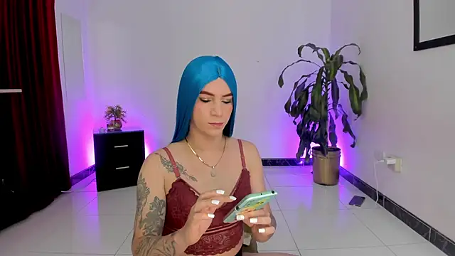 Snapshot of malybu_ chatting on June 7, 2026, 12:49 am malybu online show from June 7, 2026, 12:49 am
