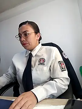 LIZ-06  online show from October 20, 2025, 2:06 pm