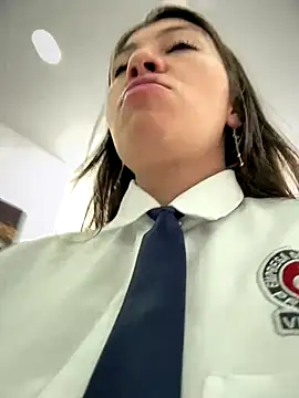 LIZ-06  online show from November 7, 2025, 1:04 pm