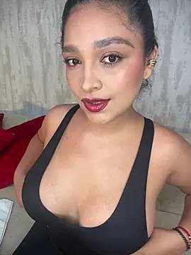 Snapshot of AdeleGray chatting on May 5, 2026, 11:30 pm AdeleGray online show from May 5, 2026, 11:30 pm