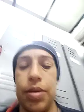 yaz guzman online show from January 1, 2025, 11:40 pm