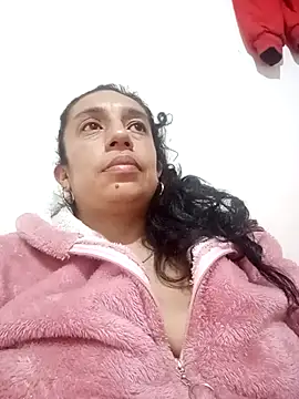 yaz guzman online show from October 27, 2025, 3:18 am