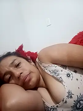 yaz guzman online show from October 11, 2025, 5:52 am