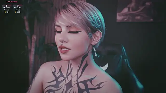 Snapshot of Trinity___s chatting on February 7, 2025, 4:37 am Trinity s online show from February 7, 2025, 4:37 am