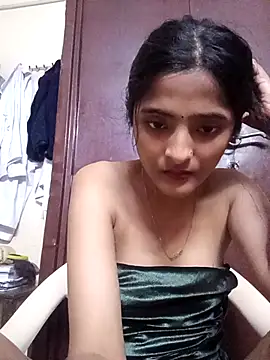 BabySlimmy10 online show from November 28, 2025, 7:14 pm