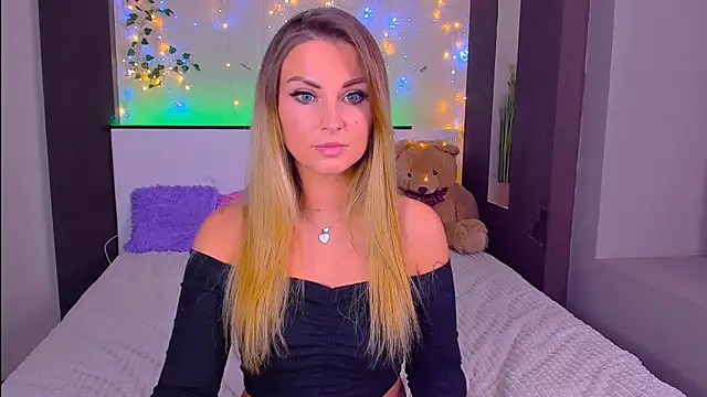  UrLexxly online show from October 13, 2025, 3:08 am