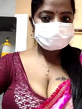 Snapshot of sheela28 chatting on December 11, 2024, 5:04 pm sheela28 online show from December 11, 2024, 5:04 pm