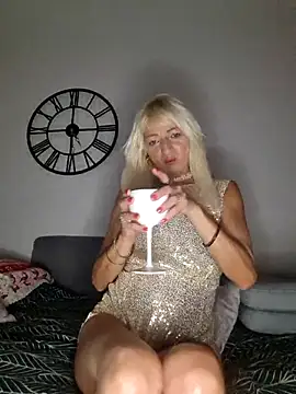 Carole XxX online show from September 14, 2025, 8:09 pm