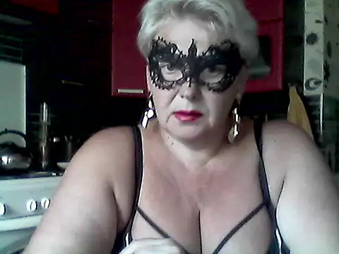 Snapshot of Lisa_Suzie chatting on June 26, 2026, 8:53 am Lisa Suzie online show from June 26, 2026, 8:53 am